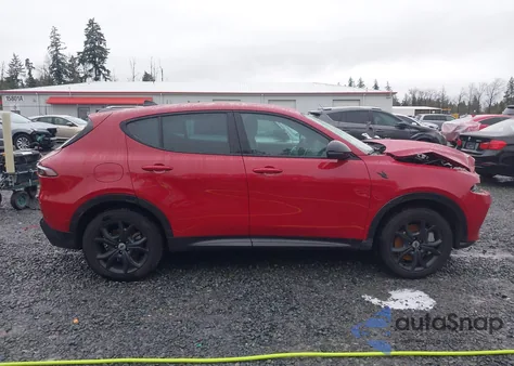 2024 Dodge Hornet R/T Eawd z USA, uszkodzony, nr VIN ZACPDFCW1R3A17748